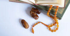 Making up the missed fasts consecutively