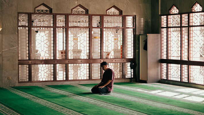 Pronouncing the intention for the salaah, wudhoo, tawaaf and sa'ee