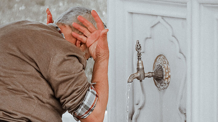 Wiping the neck during wudhoo and washing more than three times